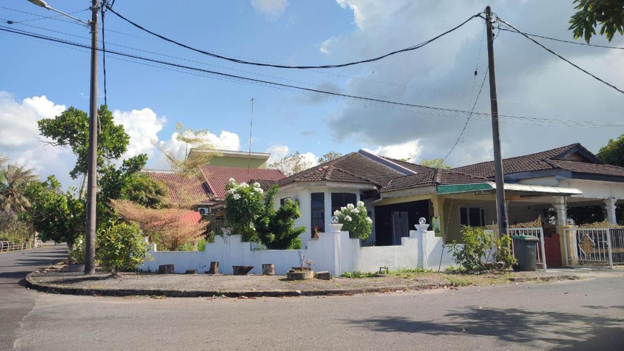 Pulai Field Aa Homestay Kangar Ngoại thất bức ảnh
